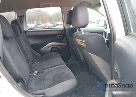 2010 Mitsubishi Outlander Es z USA, uszkodzony, nr VIN JA4AT2AW1AZ012742